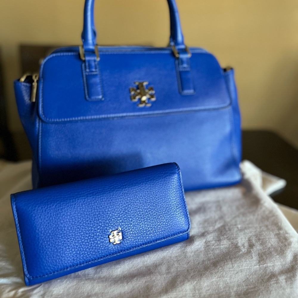 Tory Burch Jelly Blue Leather Wallet with Structured Design - Picture 8 of 8